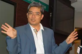 郎咸平：学渣逆袭成学霸，好好的经济专家不做，要做“江湖骗子”图片