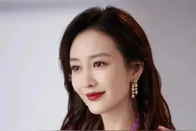 爱了！王鸥穿上职业装，美到男女通吃图片