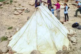 做客阿拉善牧民家：发现中国“超级大地主”，一座庭院上万亩图片