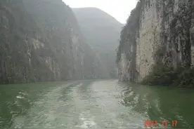 神龙溪，秀出裸体拉纤与纤夫的爱图片