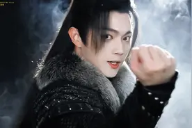 《雪鹰领主》新海报来袭，许凯雪中深情难以抵挡，娜扎美色误人图片