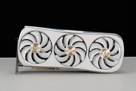 白色视觉系4K游戏神卡！索泰GeForce RTX 4080 AMP EXTREME AIRO月白测评图片