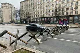 看到乌克兰的悲剧，拉脱维亚继续装睡，抱紧美国大腿，叫板俄罗斯图片