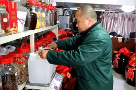 20元一斤的散酒，跟超市20一瓶的白酒有啥区别？看完再买不吃亏图片