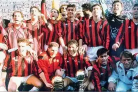 足球史上最强球队 AC米兰！巴雷西 马尔蒂尼 安切洛蒂 荷兰三剑客时期图片