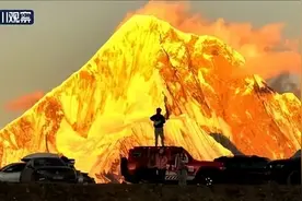 一生总要看一次日照金山，才不算遗憾！图片