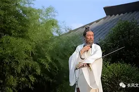 孟浩然最有气势的一首诗，雄浑壮阔波涛汹涌，颔联传唱千古图片