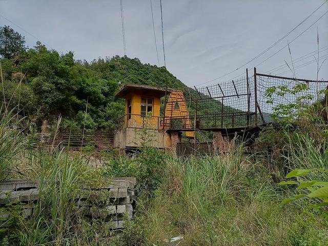 探索四川废弃监狱,发现自由的可贵