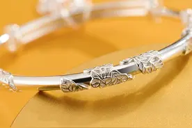 银手镯一般多少钱一克?你不敢相信的超低价格揭露，一克只要几元图片