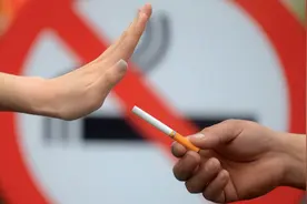 最新调查显示：2021年大学生吸烟率为7.8%，中学生卷烟吸烟率4.7%图片