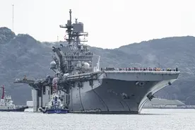 美军闪电航母跑路，黄海军演成闹剧，日本：解放军055大驱在附近图片