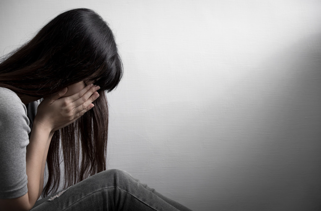 25岁女子激烈抵抗强奸，致男子下体折断失血而死！判三年赔偿8万