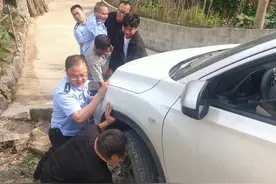 我为群众办实事 | 有警察蜀黍在，别怕别慌别急别跑！图片