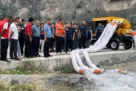 “龙吸水”助推巩义防汛再上新台阶图片
