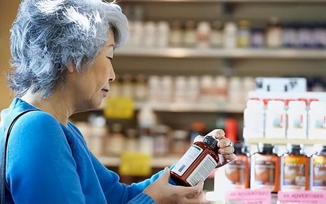医生提醒：这三种保健品，或许坑钱又伤身，请谨慎购买