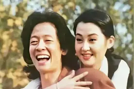 同样背靠京圈，把关晓彤、刘浩存和徐静蕾放在一起，差别就大了图片