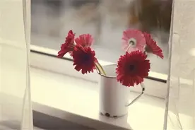 男人和女人相爱了，却各自有家庭，记住两点就幸福了图片