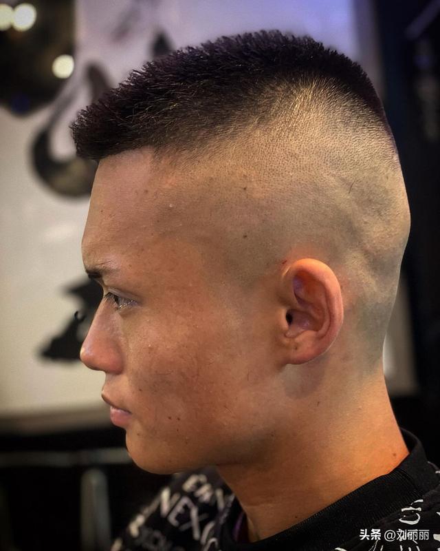 圆形脸型适合什么发型男 - 冷求网