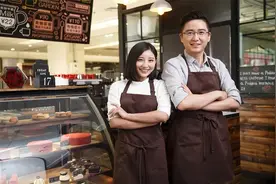城市里的这些夫妻店，一年能挣二三十万，多的四五十万图片