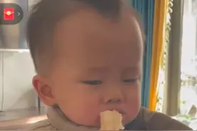 脏辫舅舅看娃吸粉百万 舅舅带娃有多坑？图片