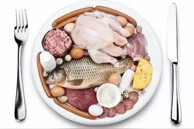鸡鸭鱼肉是发物，癌症患者不能吃？真正要少碰的，其实是这3种图片