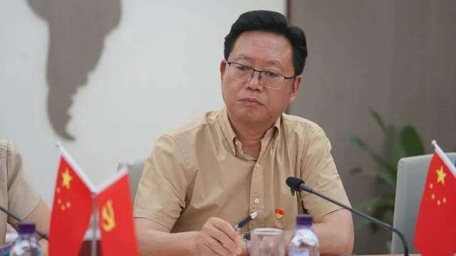 (依次为安徽省驻沪单位党委专职副书记李宗怀,宿州市驻沪联络处主任