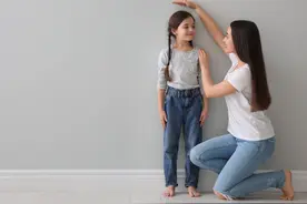 身高能长到几岁？16岁、18岁还是23岁？1年要长几公分才好？图片