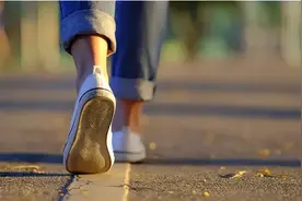 步数次次超万的朋友，别再瞎走了，运动过度不只是肌肉拉伤图片