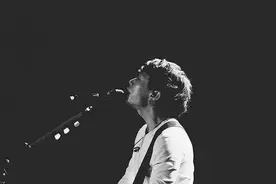 张韶涵唱火了赵雷的《阿刁》，而阿刁的故事却只有赵雷知道...图片