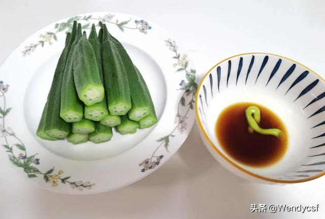 花胶炖老母鸡的功效 花胶炖老母鸡的功效与禁忌