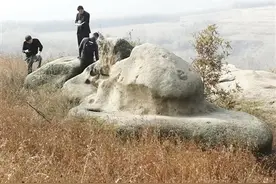 南阳远古文明的山⑧ 伏羲女娲居灵山 远古岩石留遗迹（下）图片