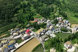 ​75秒瞰“村”光灿烂⑥丨避暑旅居“热出圈”的平坝村图片