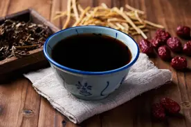 喝中药的时间不对，药效减半！很多人都喝错了图片