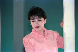 歌手千百惠：我不后悔从何静手里夺走丈夫，离婚后儿子是我的依靠图片