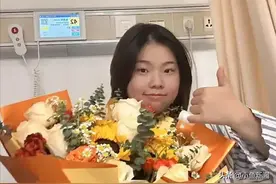 管晨辰紧急手术！“崴脚后突发意外”图片