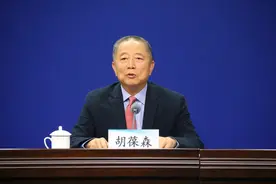 胡葆森：当你弱小的时候，最好少说话，但是呐喊也是必须的图片