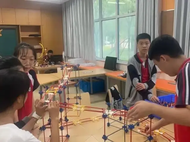 Ϋ´̨ѧУ̬ѧУƷʽ֮ḻʵĳл