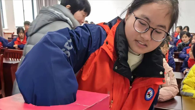 阜阳阜南经开区中心学校举行“众人皆说 成之于语”成语接龙比赛