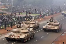 基辛格：2025年世界五强会洗牌，美国不再是第一，中俄排名很意外图片