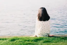 中年之后，不要和兄弟姐妹走太近，这是为人处世的智慧图片