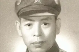 1931年，南京传教士对我党特派员举十字架，特派员：暗号对上了图片