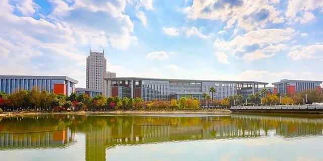 挟万里涛，翻千重浪！@2023届高考生，西南政法大学——候君至、等风来！