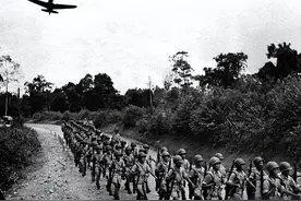 杜聿明兵败野人山后，士兵饿得杀战马，那女兵活着走出来了吗？图片