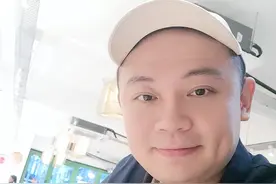 我，80后重庆人，到马来西亚开火锅店爆火，当地人吃免费蘸料上瘾图片