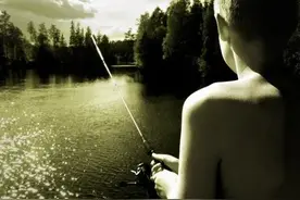 钓鱼，是躺平生活的一种方式吗？图片