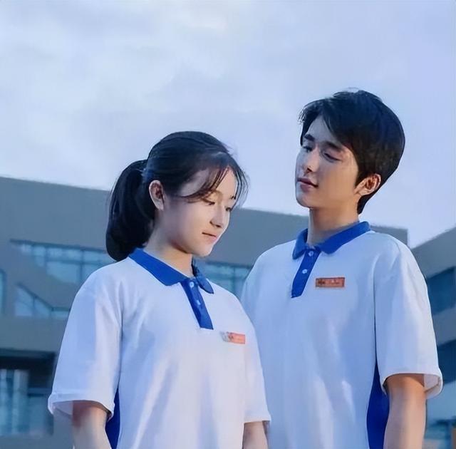 男生暗恋你的20个举动,男生喜欢你的潜意识动作