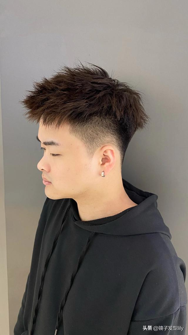 這15款男士髮型真有型,又帥又時尚,想換髮型的別錯過 形象穿搭 第13張-戀愛小秘書-娜米 這15款男士髮型真有型,又帥又時尚,想換髮型的別錯過 形象穿搭 第13張