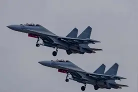 2打7！台媒：中美军机黄岩岛激烈对峙，歼16硬刚一整个美菲机群图片