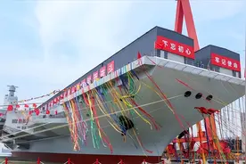 005航母要来了？大连厂分段车间改造，核动力航母或将同时开工图片