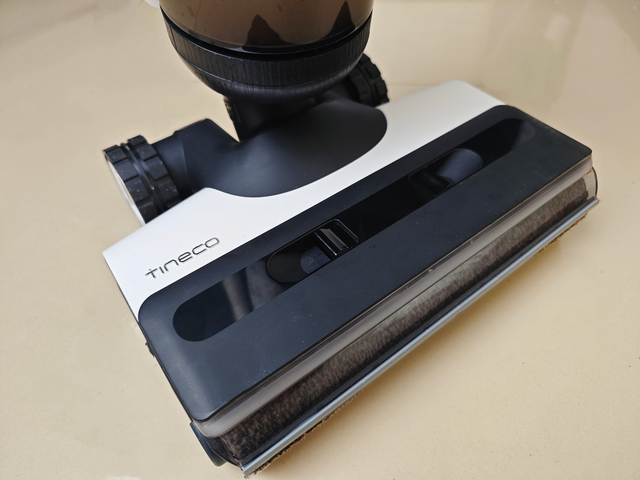 清洁｜让洗地变得如同散步，添可芙万3.0 LED上手体验！